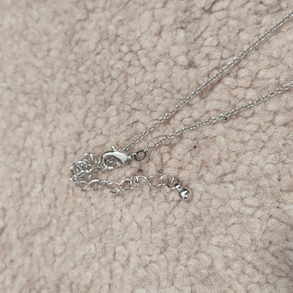 Triple heart charm silver necklace - Picture 3 of 3